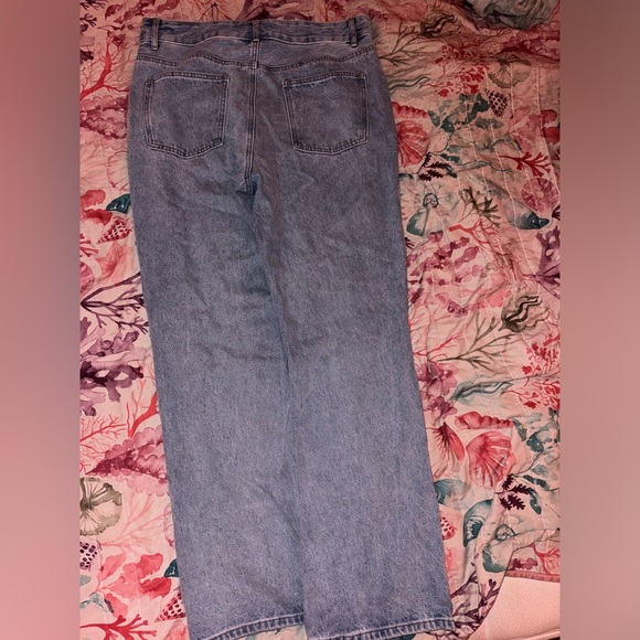 Ripped boyfriend - Picture 2 of 3